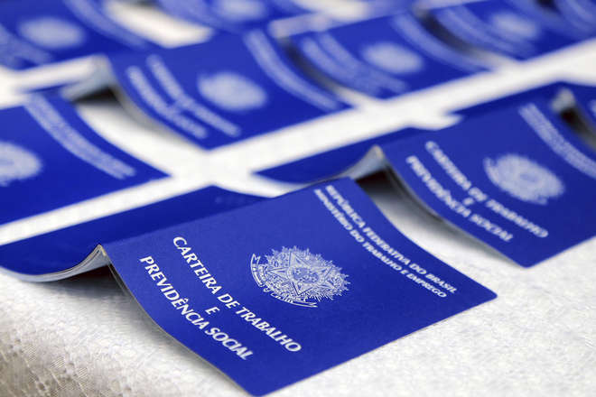 Taxa de desocupação fica em 11,2% no primeiro trimestre móvel